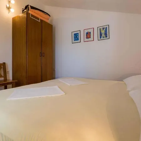 Two-bedroom In Crikvenica Xxxiv *