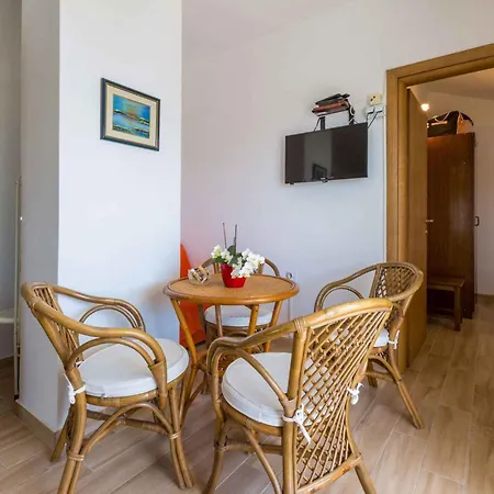 Two-bedroom In Xxxiv * Crikvenica